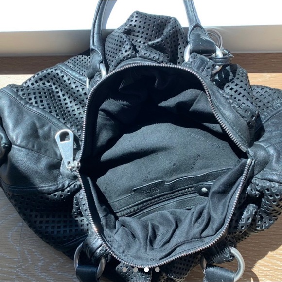 Authentic HUGO BOSS LEATHER PURSE - Picture 3 of 4